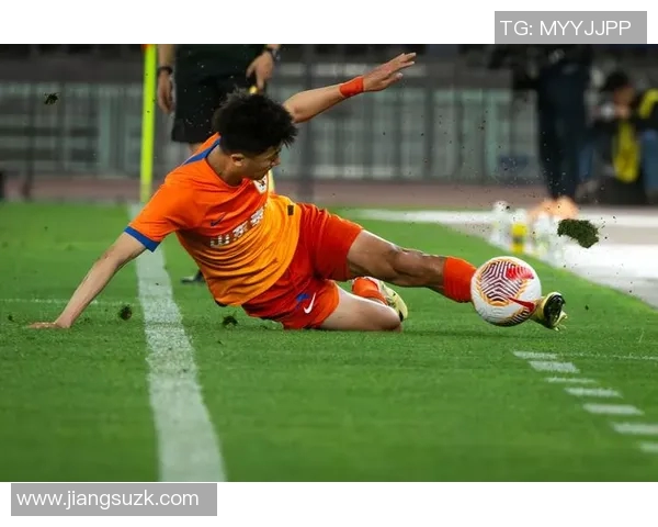 足球明星在比赛中精彩防守瞬间高清图集展示 足球明星在比赛中精彩防守瞬间高清图集展示