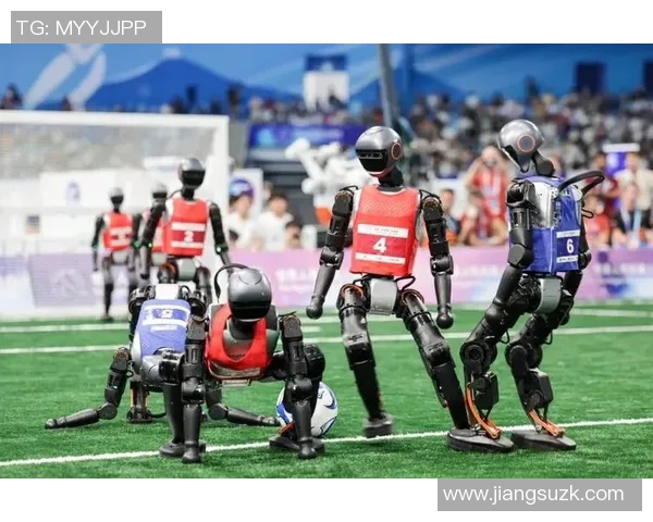 足球明星与足球机器人共舞绿茵场探讨未来足球的无限可能性